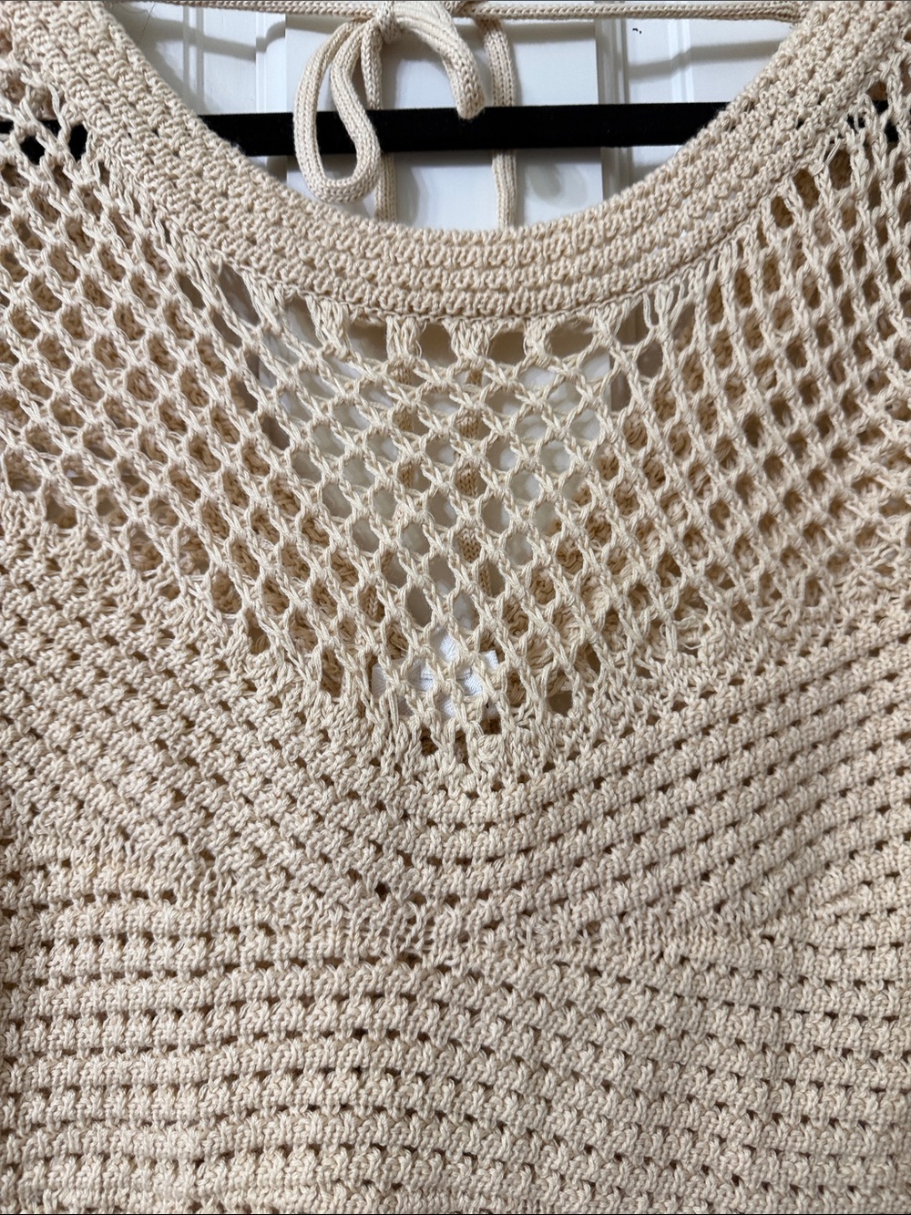 Le Lis Cream Crochet Open-Weave Crop Top - Picture 2 of 3